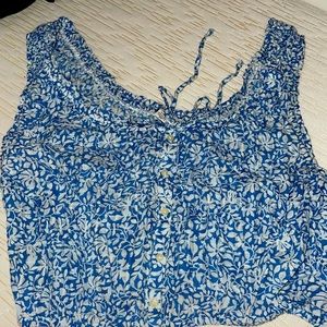 AMERICAN EAGLE FLORAL SLEEVELESS BLOUSE